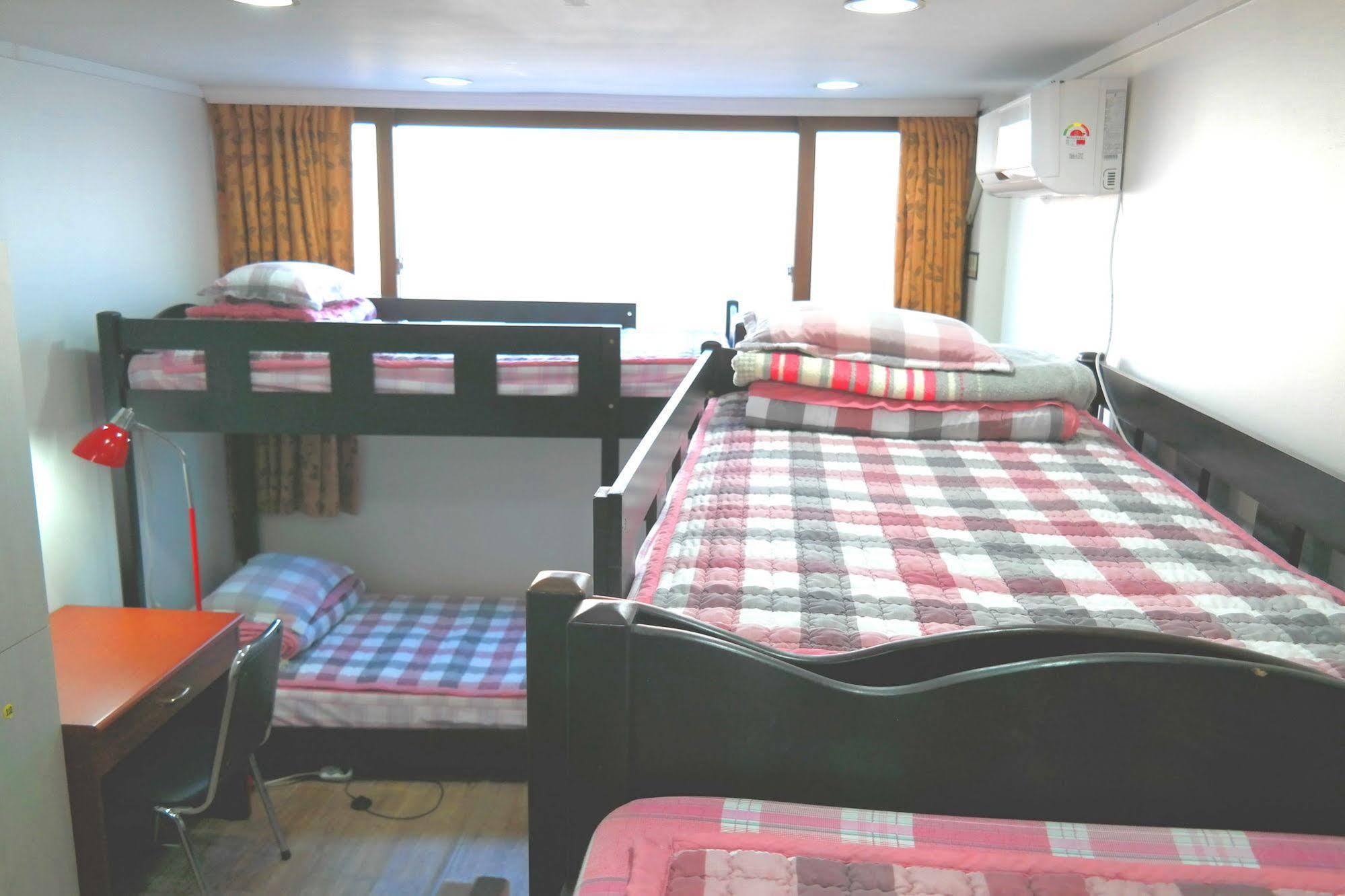 Love In Busan Guesthouse Exteriör bild